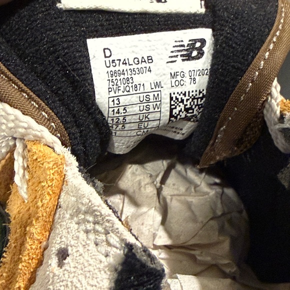 New Balance 574 - Picture 3 of 4